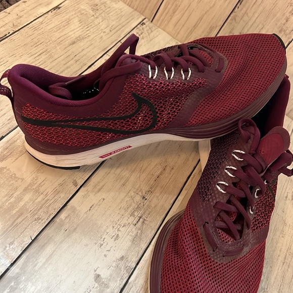 Nike zoom women running shoes - Picture 2 of 4